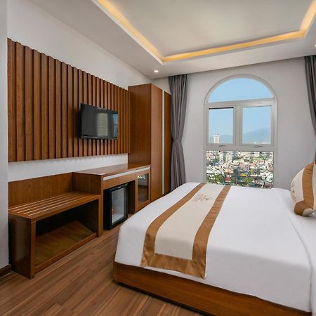 Prague Da Nang Beach Hotel Buitenkant foto