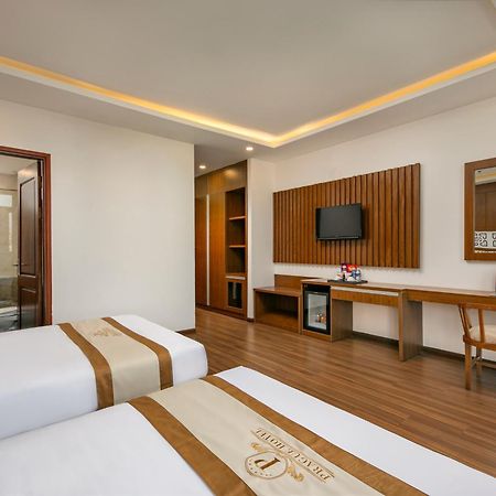 Prague Da Nang Beach Hotel Buitenkant foto