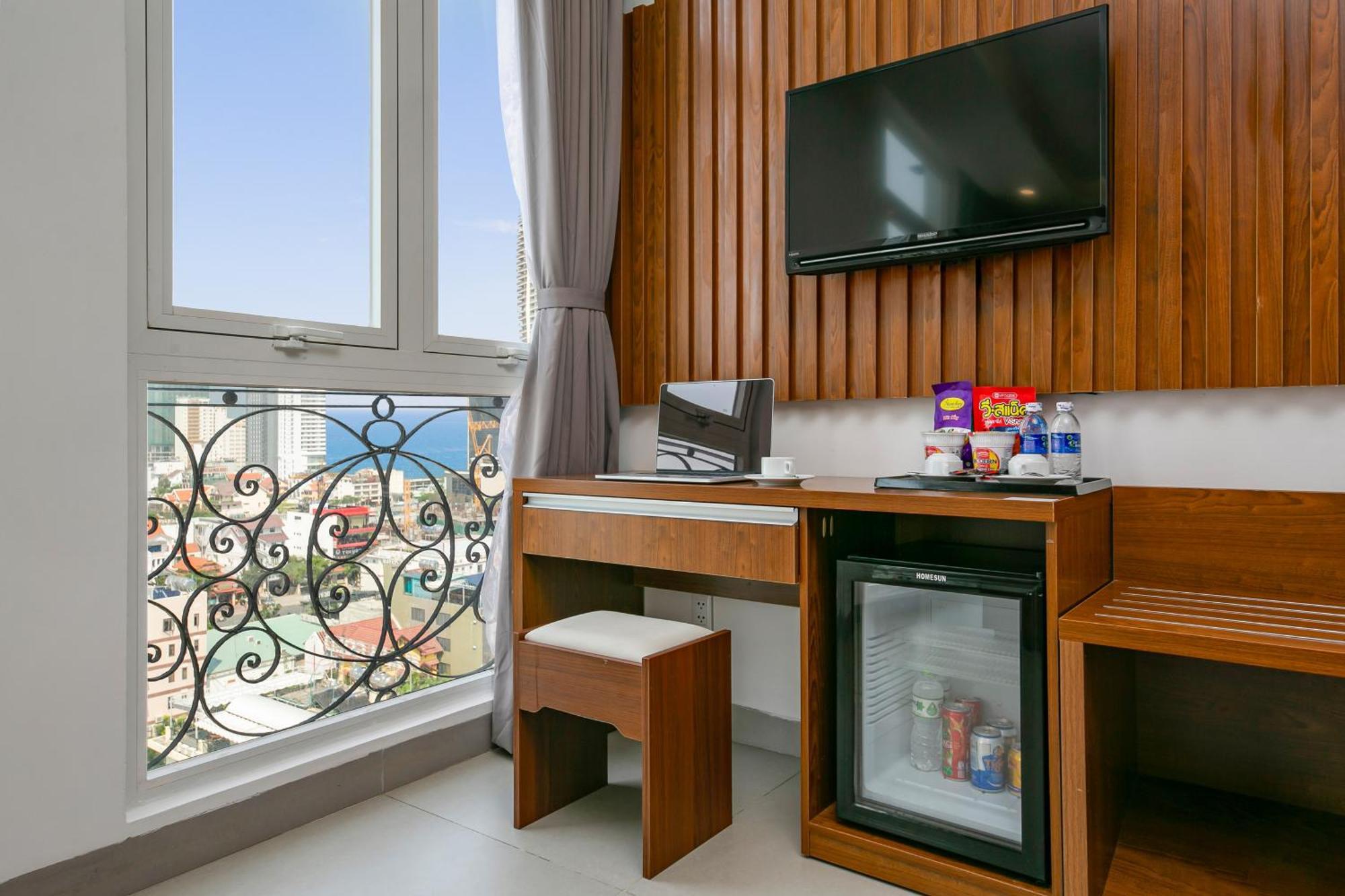 Prague Da Nang Beach Hotel Buitenkant foto