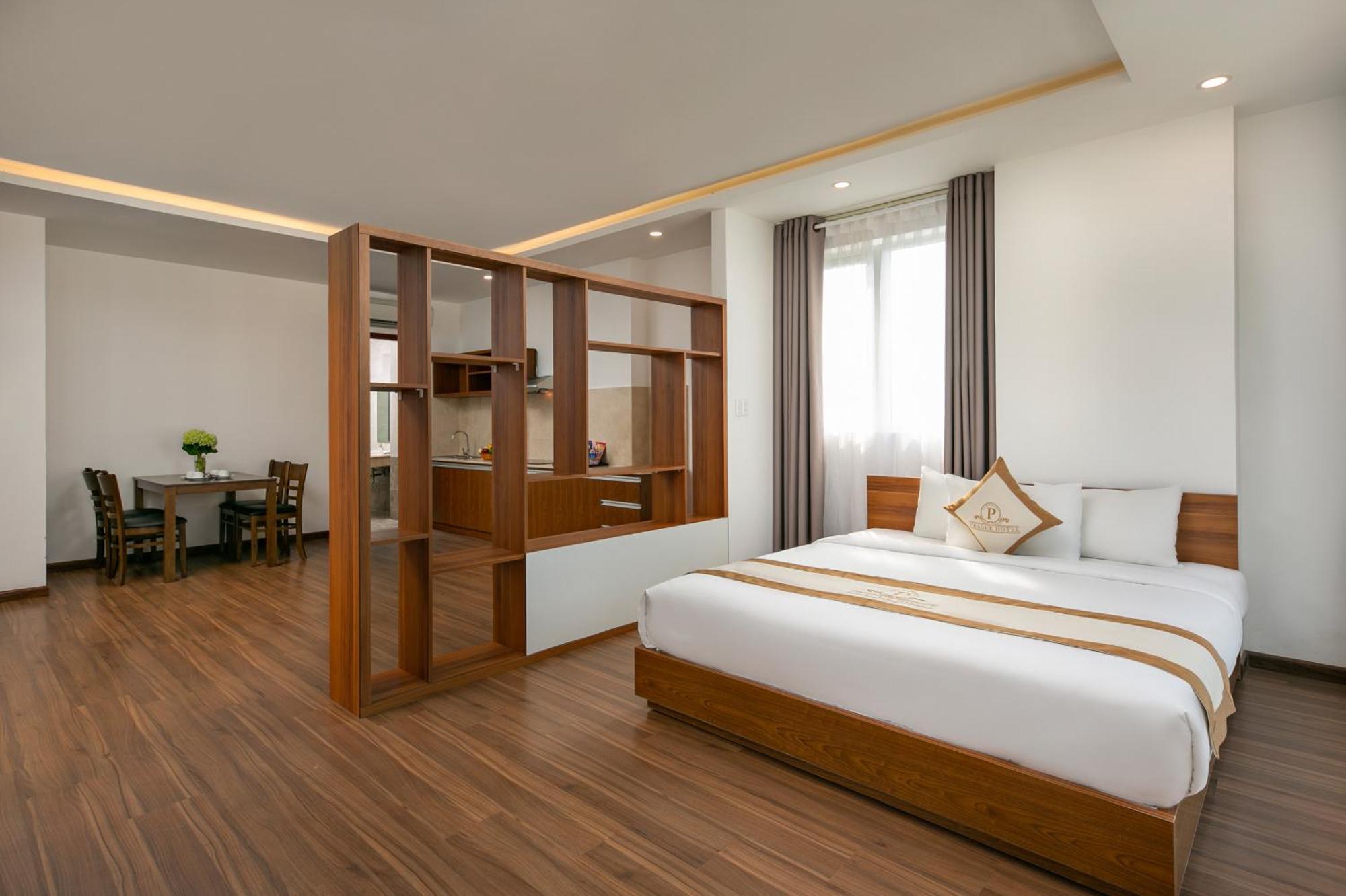 Prague Da Nang Beach Hotel Buitenkant foto