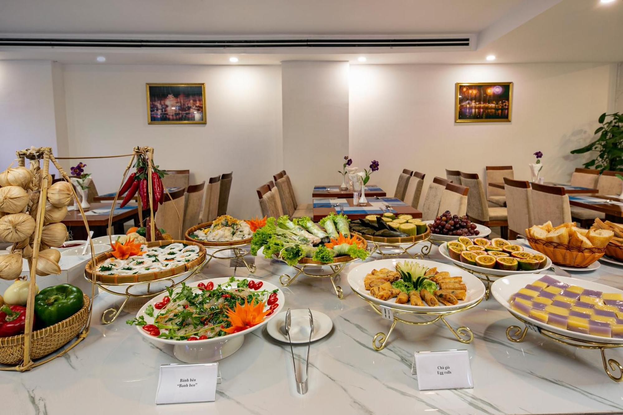 Prague Da Nang Beach Hotel Buitenkant foto