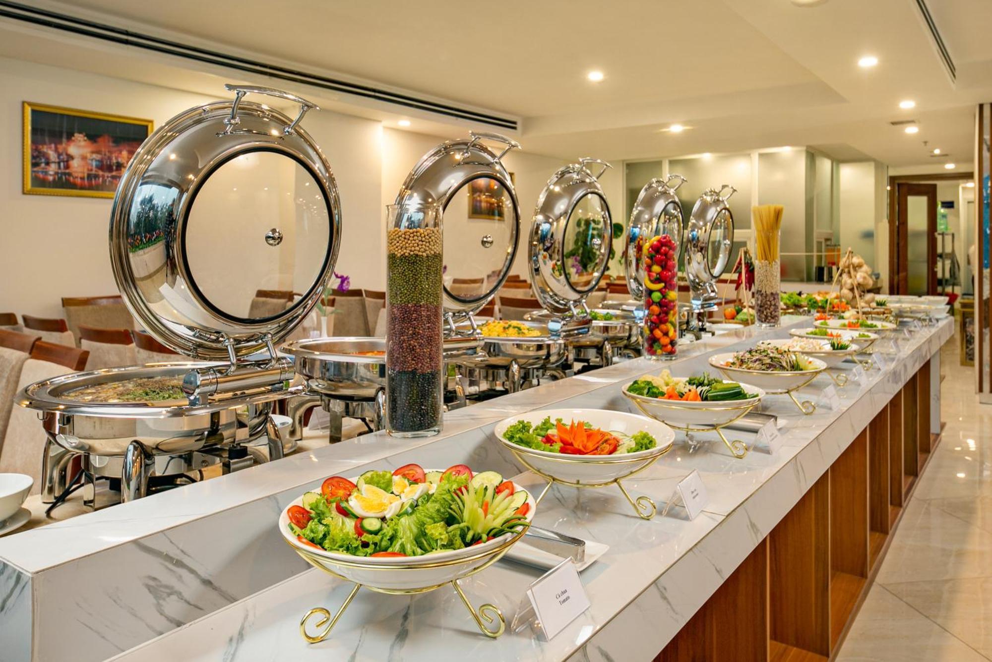 Prague Da Nang Beach Hotel Buitenkant foto