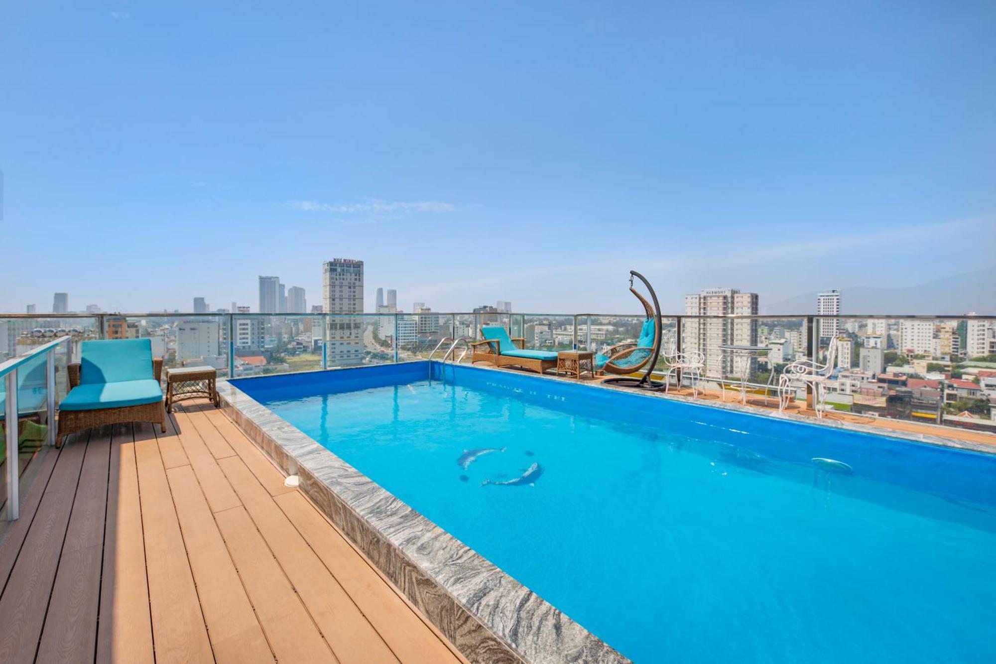 Prague Da Nang Beach Hotel Buitenkant foto