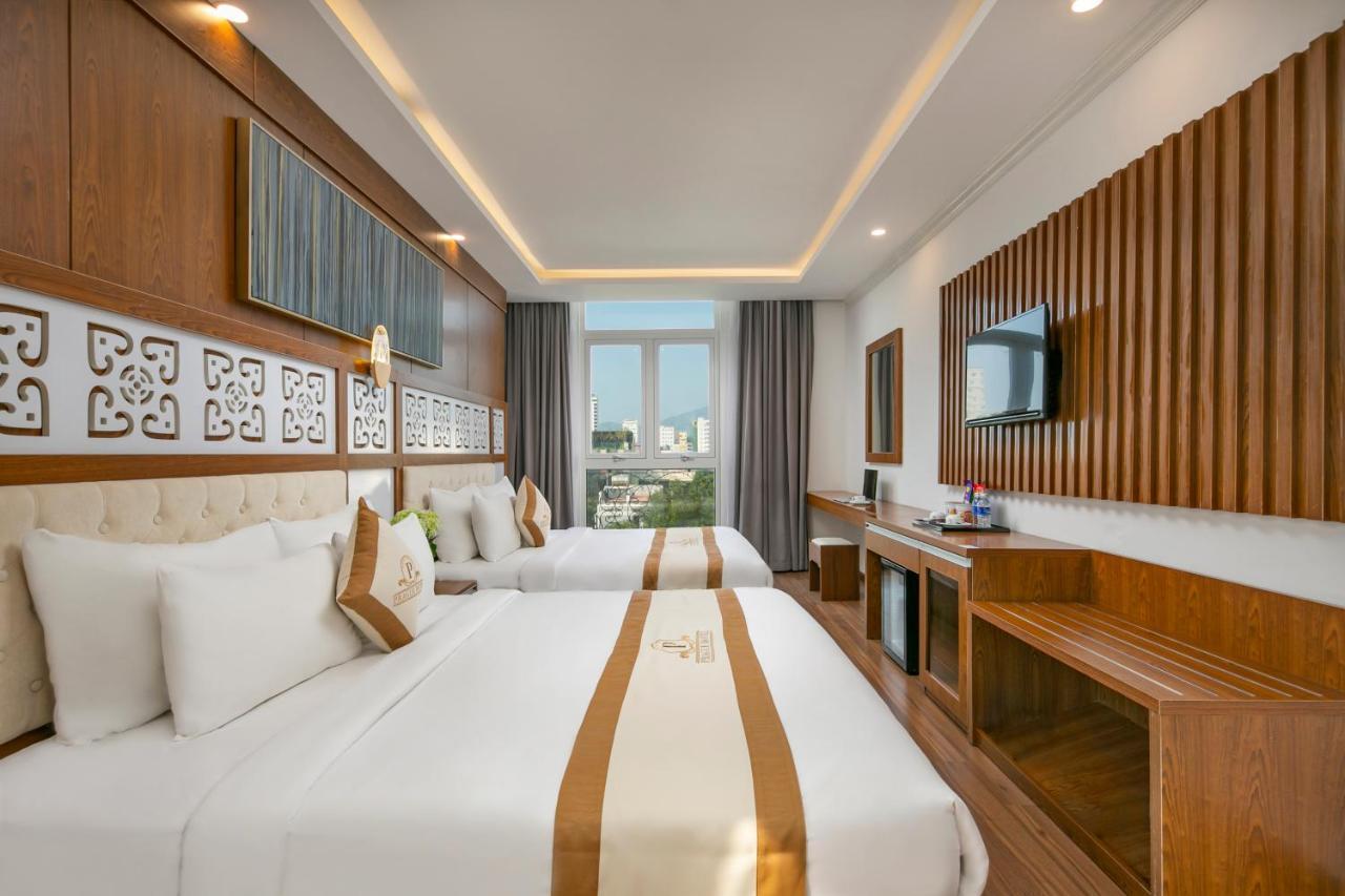 Prague Da Nang Beach Hotel Buitenkant foto